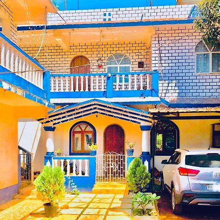 Blue Waves Guest House Calangute Esterno foto