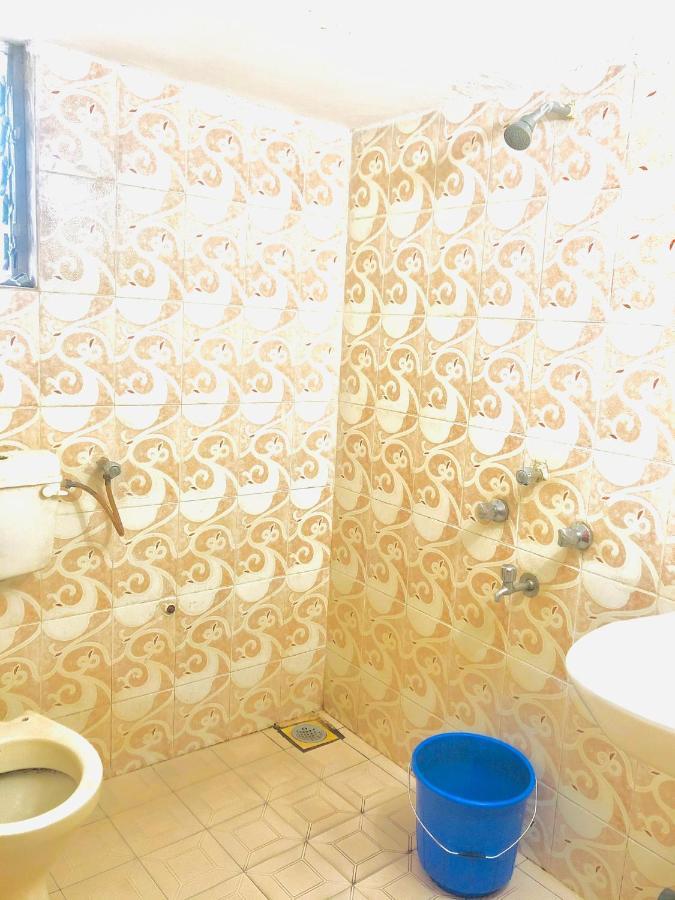 Blue Waves Guest House Calangute Esterno foto