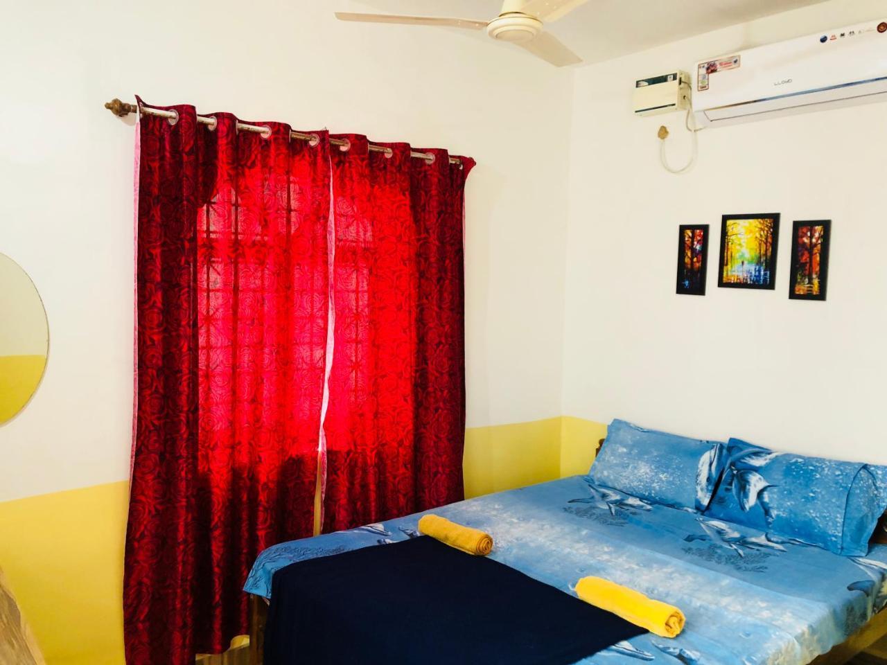 Blue Waves Guest House Calangute Esterno foto