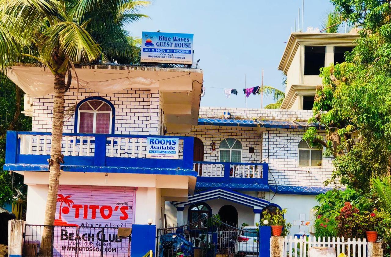 Blue Waves Guest House Calangute Esterno foto