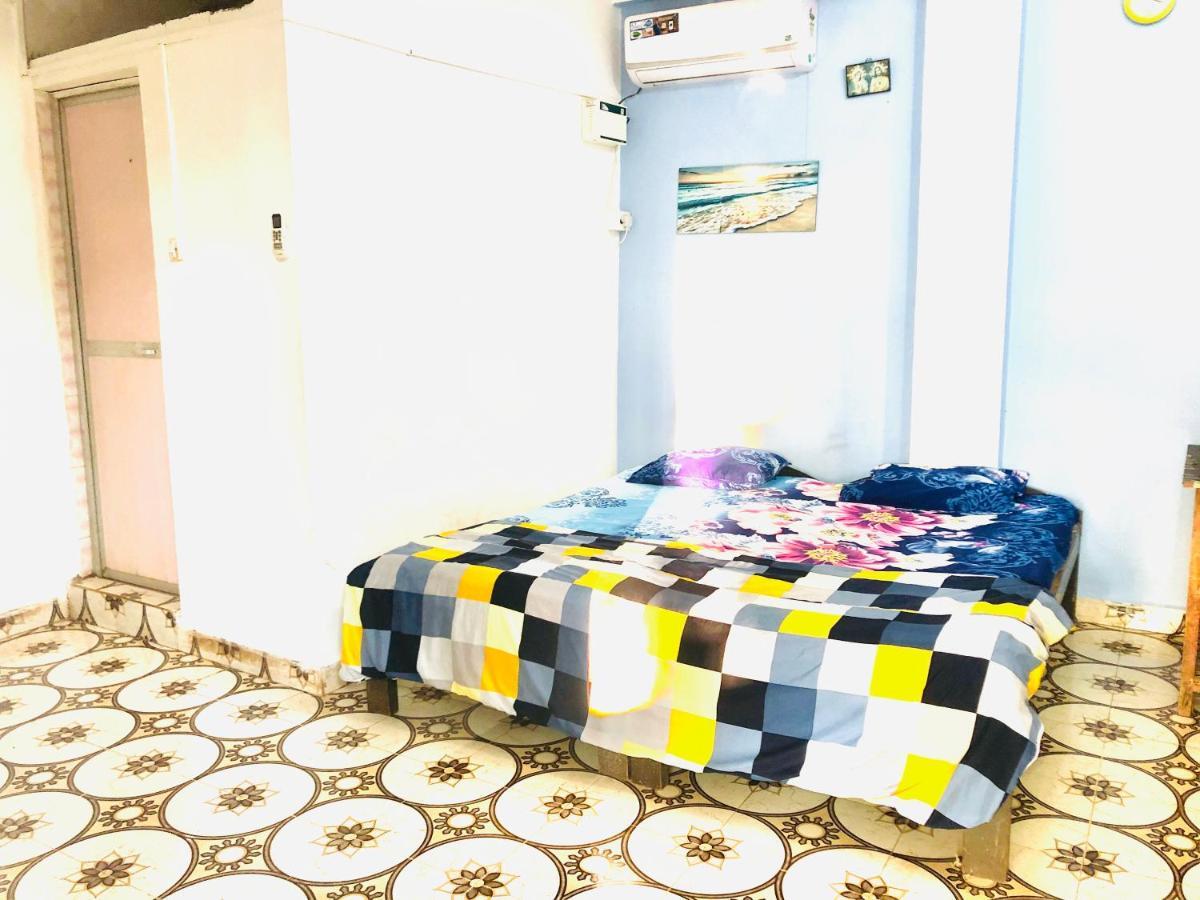 Blue Waves Guest House Calangute Esterno foto